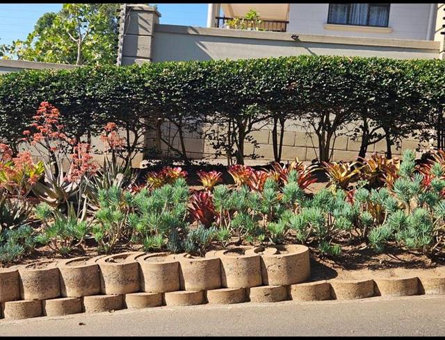 6 BEDROOM HOUSE FOR SALE IN BEVERLEY HILLS